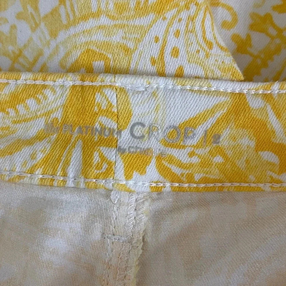 Women’s Chico’s platinum yellow and white paisley print crop pants Size 2 (L/12) - Picture 3 of 5